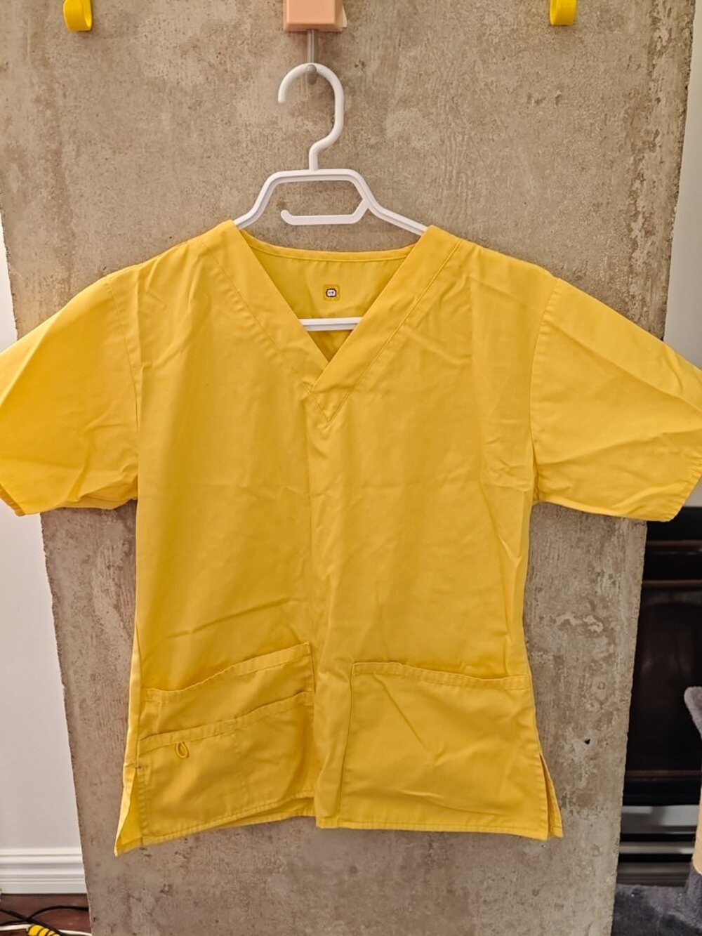 WonderWink Origins "Bravo" 5-Pocket V-Neck Scrub Top (Style #6016) - Yellow - XS